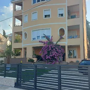 https://residence-gordana.primorje-gorskikotar.com
