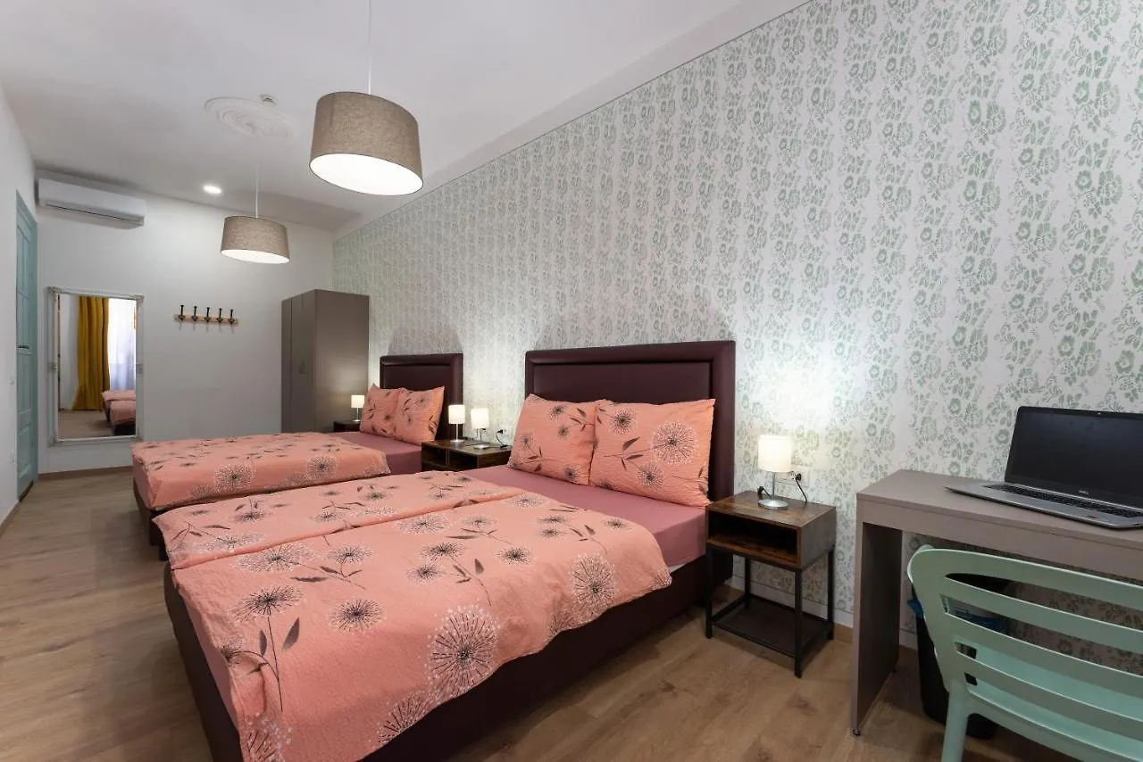 Hostel Antique