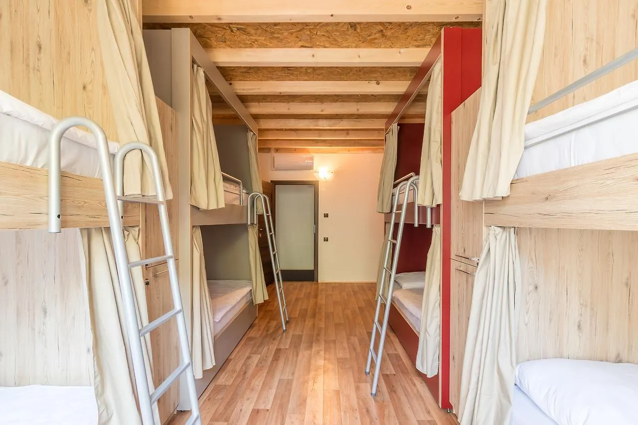 Hostel Antique Pula Croatia